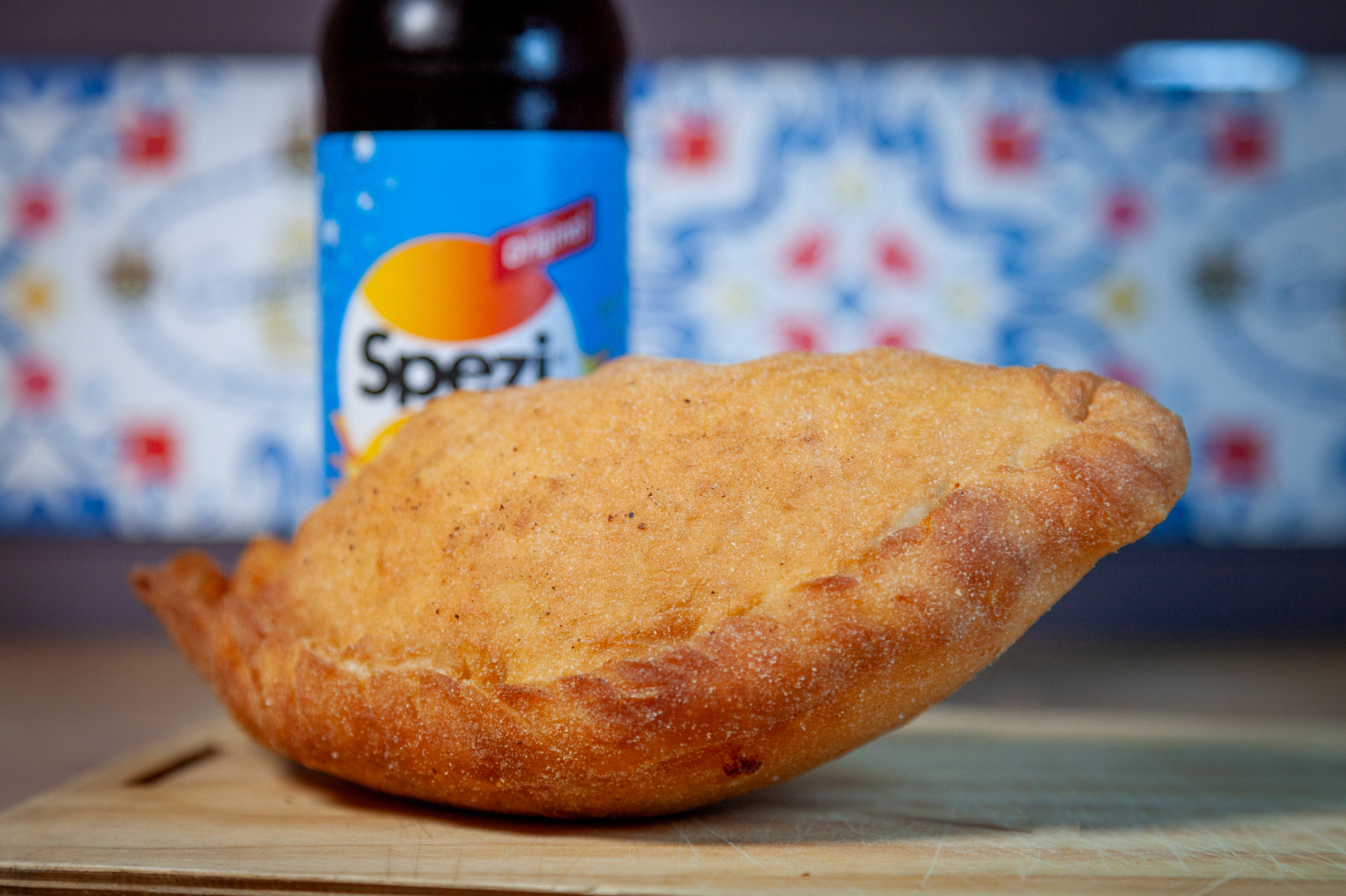 Panzerotto fritto con bibita Spezi